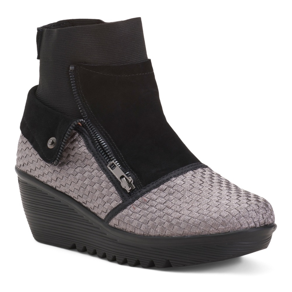 NWT Bernie Mev Women's Venti Bootie Black & Silver